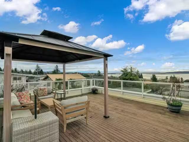 House for sale in White Rock, South Surrey White Rock, 1050 Pa.