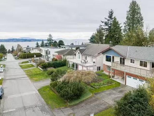 House for sale in White Rock, South Surrey White Rock, 1243 Pa.