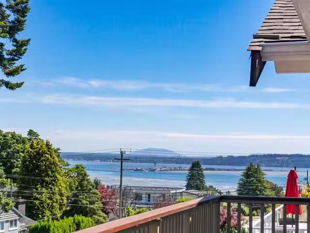 House for sale in White Rock, South Surrey White Rock, 1243 Pa.