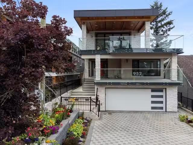 House for sale in White Rock, South Surrey White Rock, 952 Par.