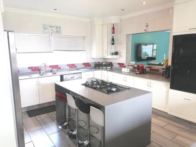 House For Sale in Winchester Hills, Johannesburg