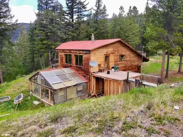House for sale in Williams Lake, Williams Lake, 9000 Tote Road.