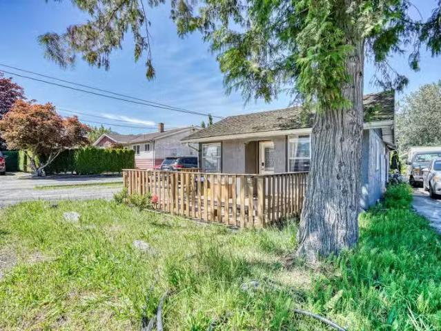 House for sale in Yarrow, Chilliwack, Yarrow, 41941 Yarrow Cen.