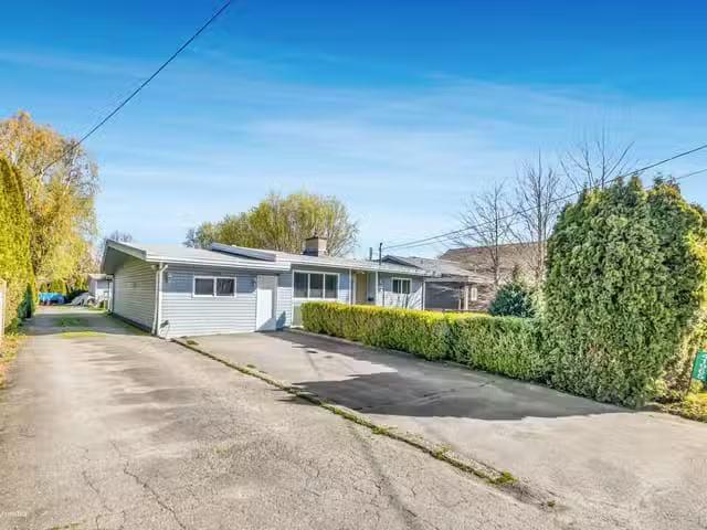 House for sale in Yarrow, Yarrow, 41965 Yarrow Central Road, 2.