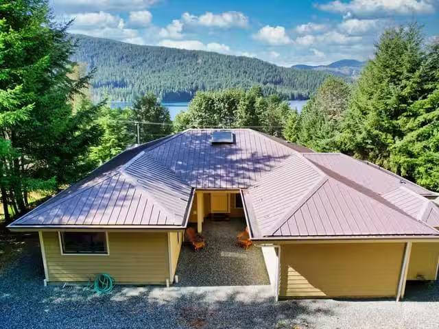 House for sale in Youbou, 9871 Youbou Rd, 1034574
