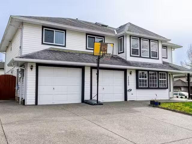 House for sale in Abbotsford, Abbotsford, 31000 Sidoni Avenue.