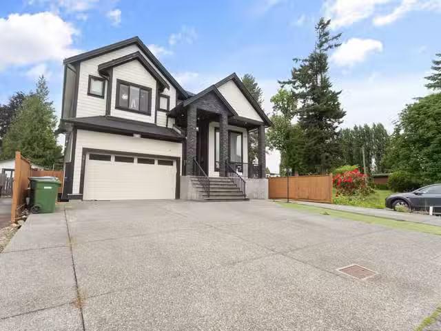 House for sale in Abbotsford, Abbotsford, 33827 Mayfair Avenue.