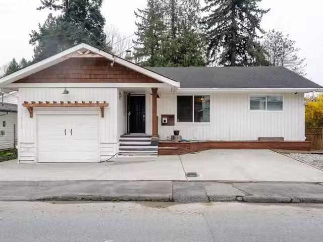House for sale in Abbotsford, Abbotsford, 33986 Walnut Avenue.