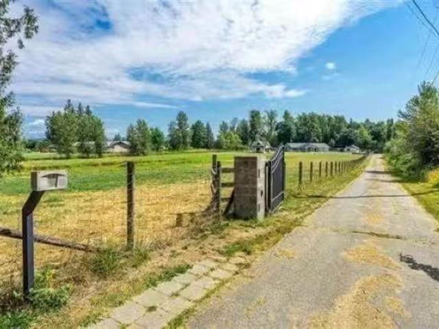 House for sale in Abbotsford, Abbotsford, 4102 Lefeuvre Road.
