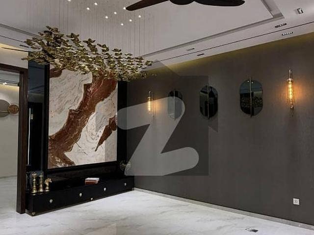 House For sale In Bahria Town Phase 8