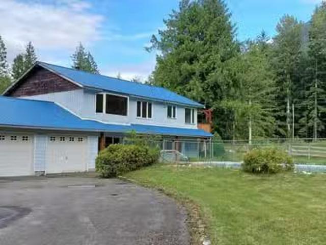 House for sale in Bella Coola, Williams Lake, 2448 Mackenzie H.