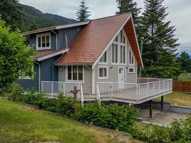 House for sale in Boston Bar, Fraser Canyon, 64922 North Bend.
