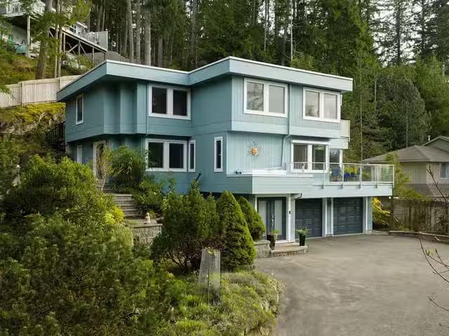 House for sale in Bowen Island, Bowen Island, 1597 Isle View L.
