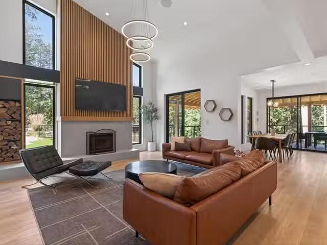House for sale in Bowen Island, Bowen Island, 1604 Joan Audrey.