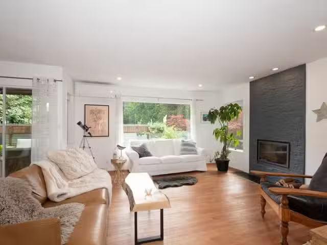 House for sale in Bowen Island, Bowen Island, 1101 Lenora Road.