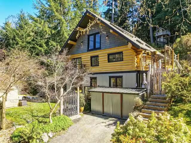 House for sale in Bowen Island, Bowen Island, 1253 Adams Road.