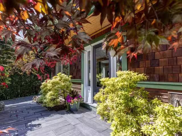 House for sale in Bowen Island, Bowen Island, 1320 Eagle Cliff.