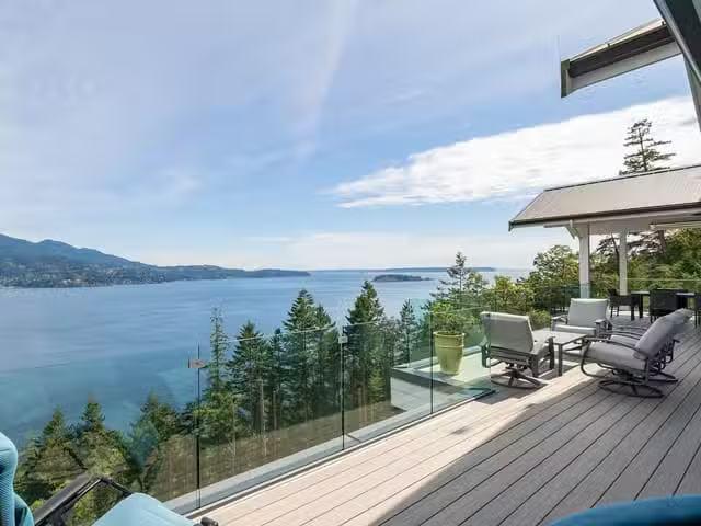House for sale in Bowen Island, Bowen Island, 743 Channelview.