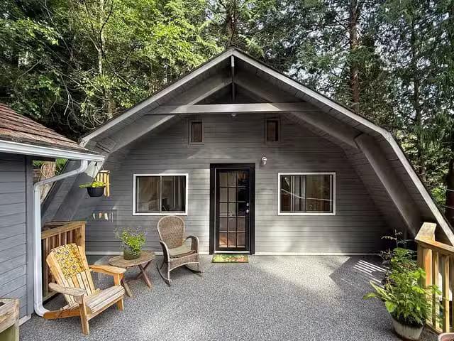 House for sale in Bowen Island, Bowen Island, 709 Windjammer R.
