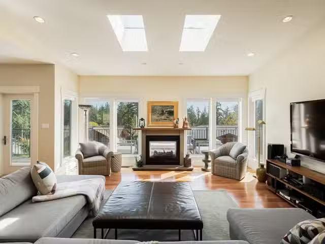 House for sale in Bowen Island, Bowen Island, 889 Cowan Point.