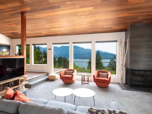 House for sale in Bowen Island, Bowen Island, 896 Taylor Road.