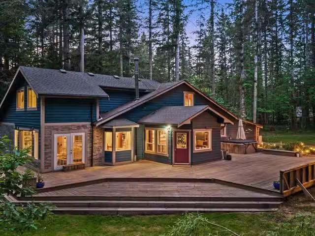 House for sale in Black Creek, 9525 Doyle Rd, 1036365