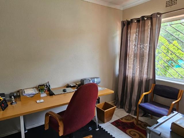 House For Sale in Brackendowns, Alberton