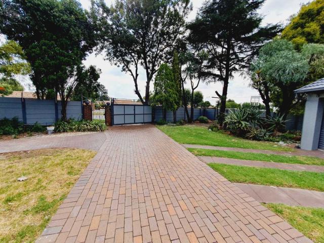 House For Sale in Brackenhurst
