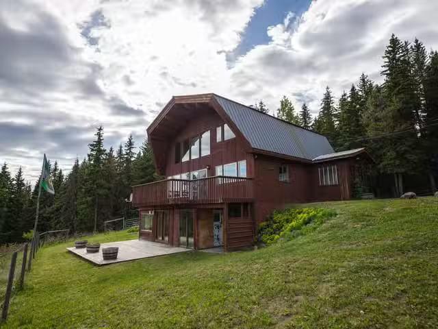 House for sale in Bridge Lake, 100 Mile House, 8262 Wilson Lak.
