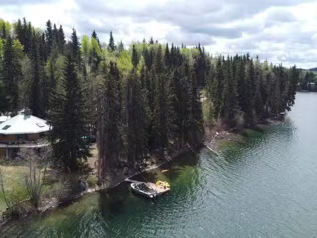 House for sale in Bridge Lake, 100 Mile House, 8398 N Bridge L.