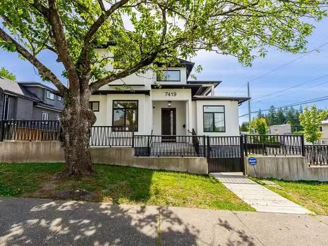 House for sale in Burnaby, Burnaby East, 7419 1st Street, 2631.