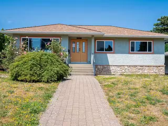 House for sale in Burnaby, Burnaby North, 4871 Highlawn Drive.