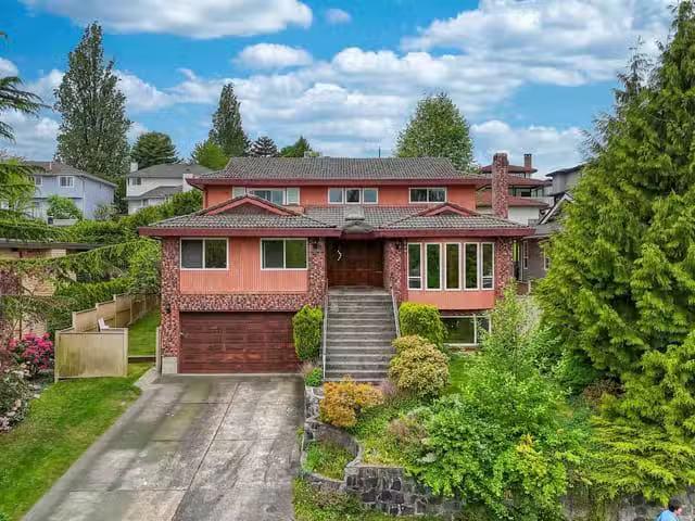 House for sale in Burnaby, Burnaby North, 5460 Braelawn Drive.