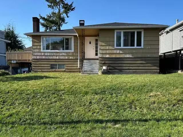 House for sale in Burnaby, Burnaby North, 6921 Winch Street, 2.