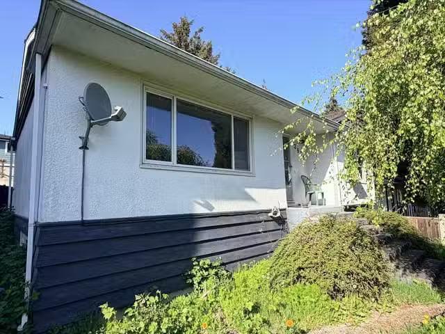 House for sale in Burnaby, Burnaby South, 3831 Se Marine Drive.