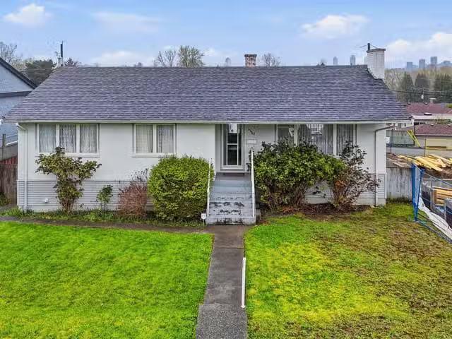 House for sale in Burnaby, Burnaby South, 4465 Price Crescent.