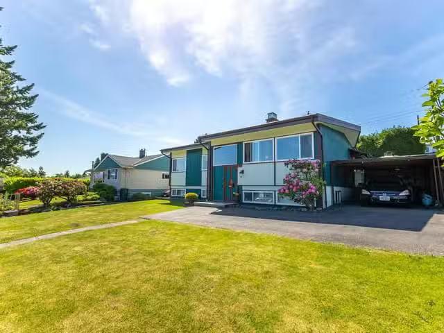 House for sale in Burnaby, Burnaby South, 4646 Charlotte Court.