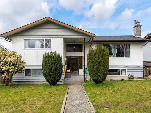 House for sale in Burnaby, Burnaby South, 5085 Woodsworth Stre.