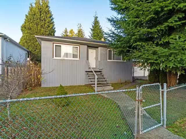 House for sale in Burnaby, Burnaby South, 5277 Imperial Street.
