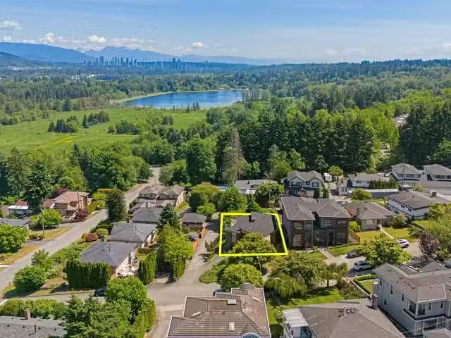 House for sale in Burnaby, Burnaby South, 5578 Oakglen Drive.