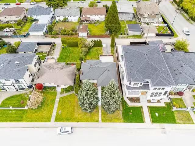 House for sale in Burnaby, Burnaby South, 6257 Berwick Street.