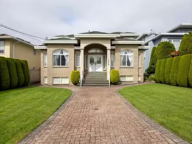 House for sale in Burnaby, Burnaby South, 7969 Macpherson Aven.