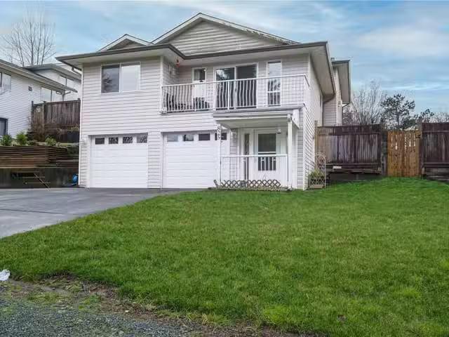House for sale in Campbell River, 825 Pinecrest Rd, 1031562