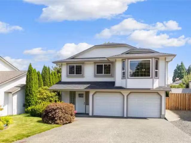 House for sale in Campbell River, Willow Point, 2741 Denman St.