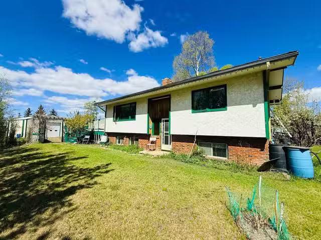 House for sale in Charlie Lake, Fort St. John, 12895 271 Road.