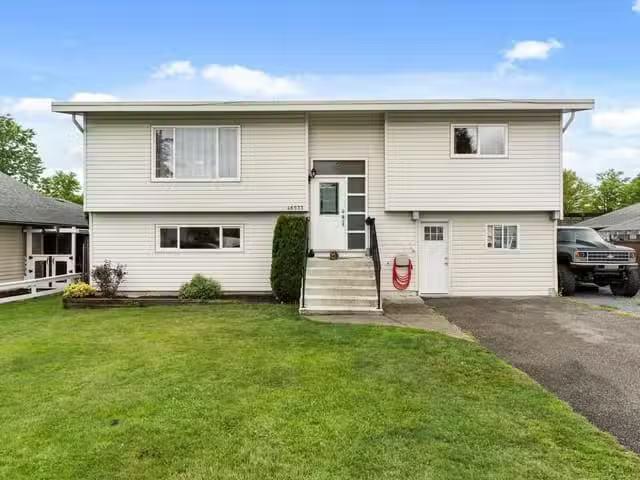 House for sale in Chilliwack, Chilliwack, 46533 Darlene Avenue.