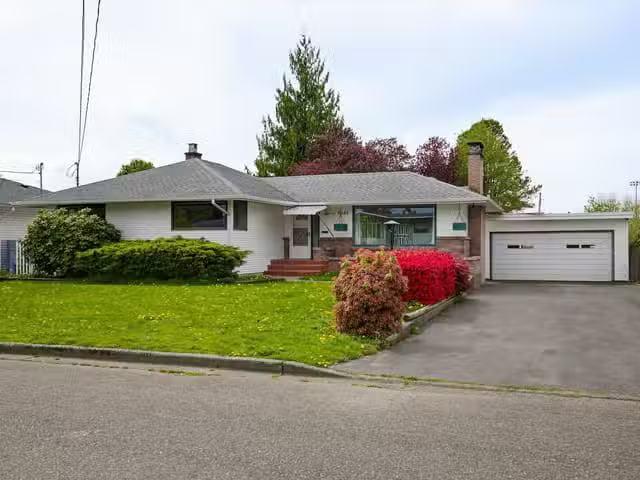 House for sale in Chilliwack, Chilliwack, 9633 Woodbine Street.