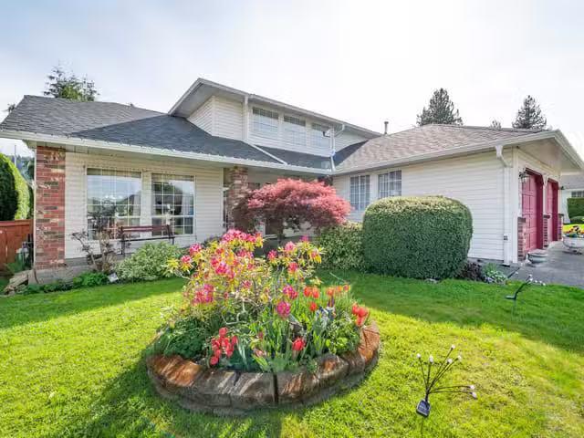 House for sale in Chilliwack, Sardis, 44722 Cumberland Avenue.