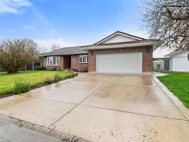 House for sale in Chilliwack, Sardis, 45578 Worthington Place.
