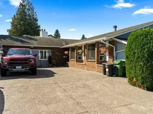 House for sale in Chilliwack, Sardis, 6279 Silverthorne Road.